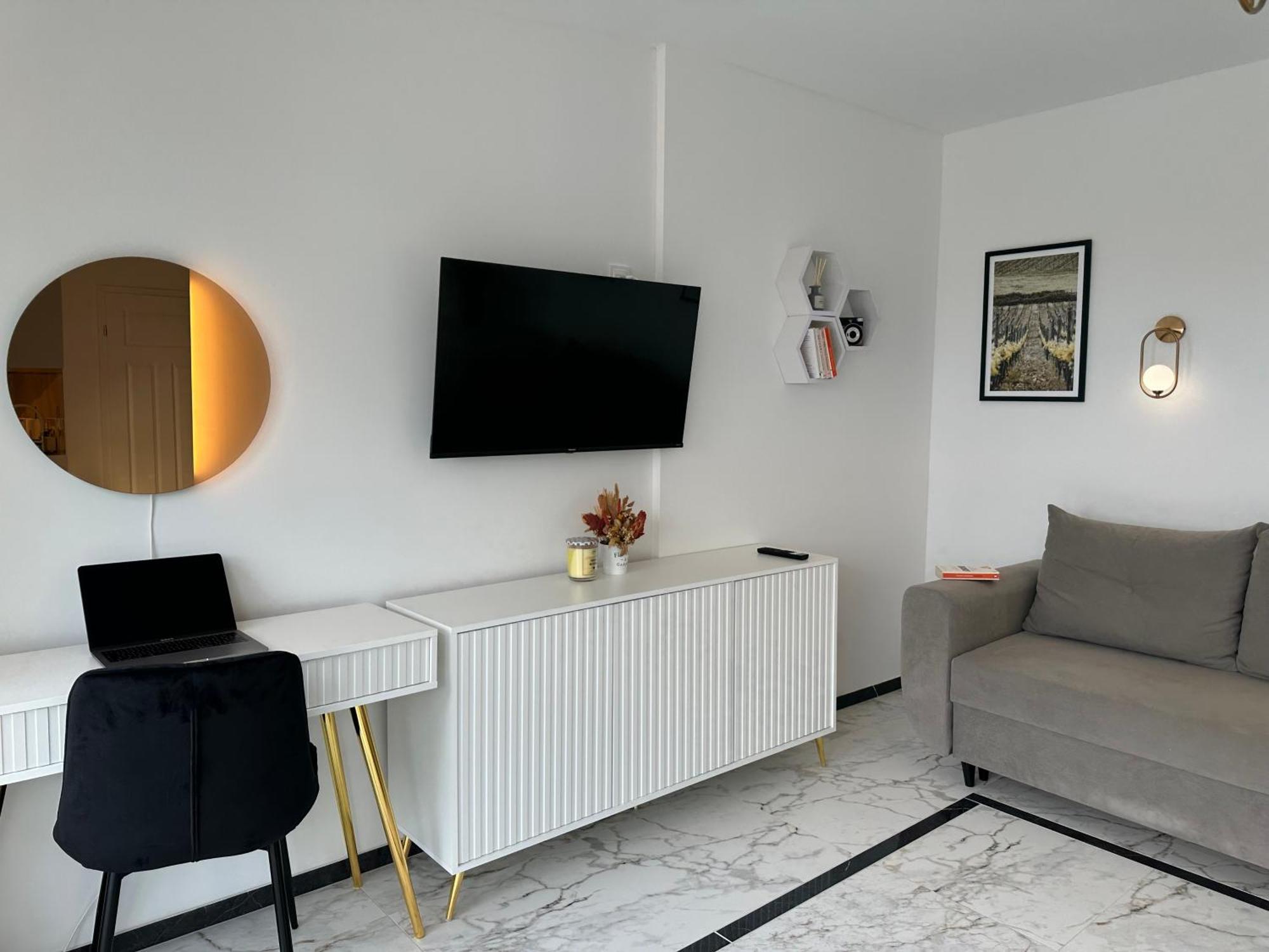 Moveen! Wynajem Apartamentow We Wroclawiu! 10 Minut Od Centrum Bagian luar foto
